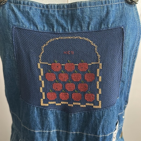 Osh Kosh Vintage Rare Women’s Embroidery Denim Overalls Farmcore Casual Dress 11 - Picture 2 of 13
